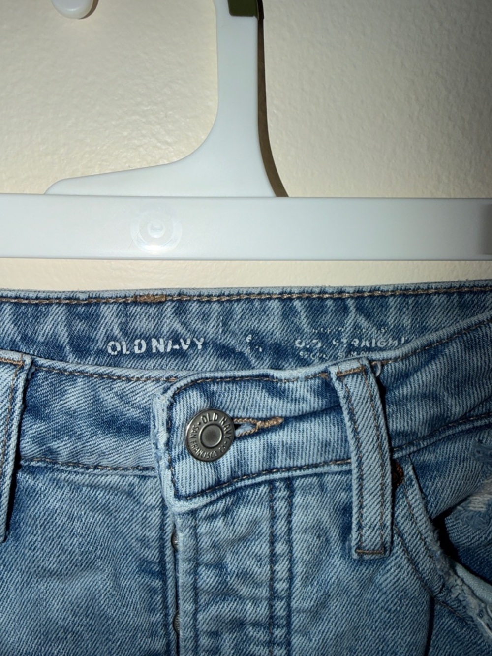 Old Navy Light Blue Ankle Crop Jeans - Picture 2 of 3